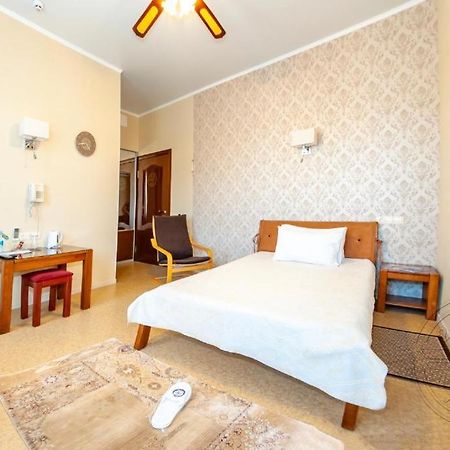 Antwo-Hotel Харков Екстериор снимка