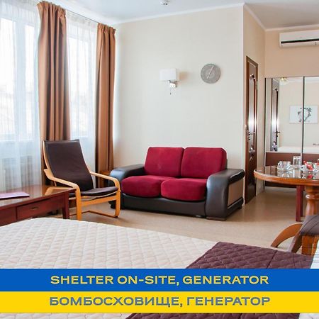 Antwo-Hotel Харков Екстериор снимка