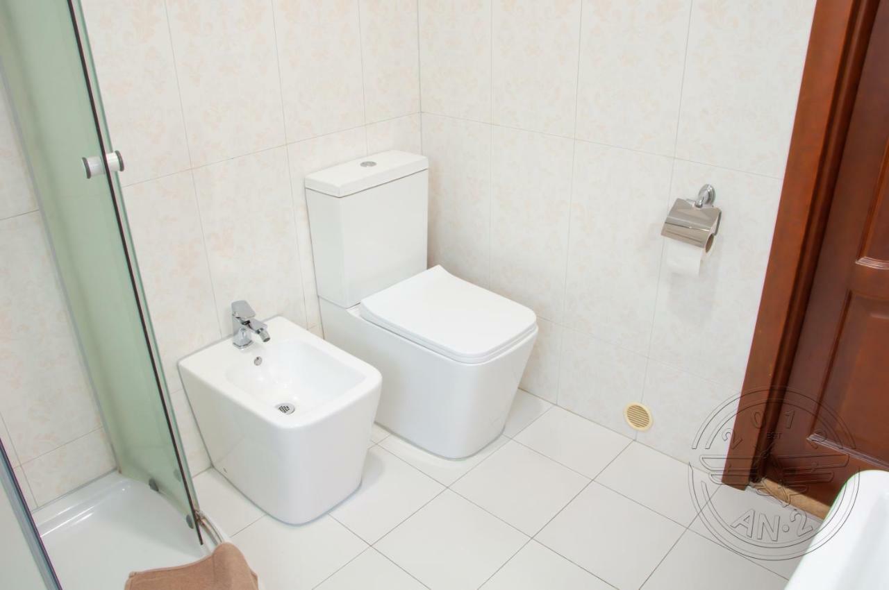Antwo-Hotel Харков Екстериор снимка