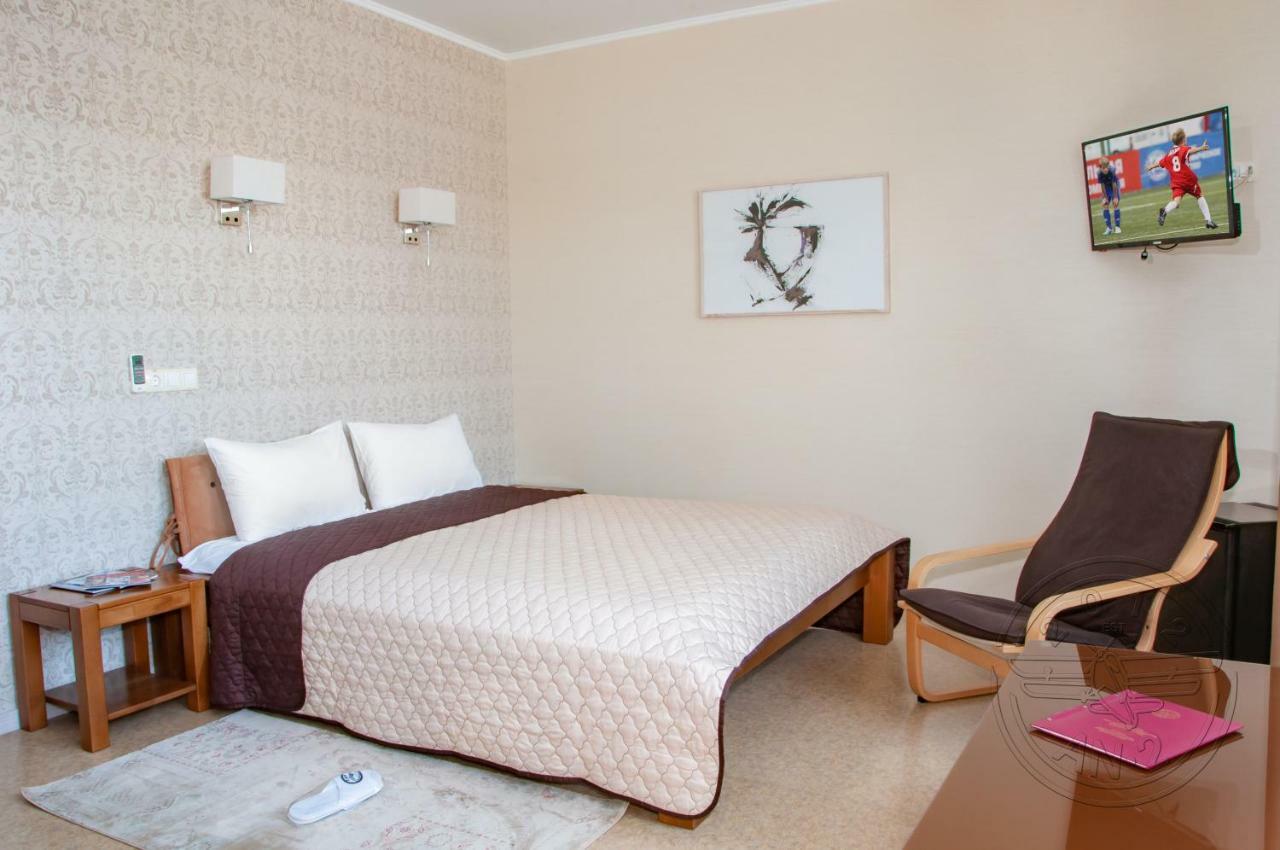 Antwo-Hotel Харков Екстериор снимка