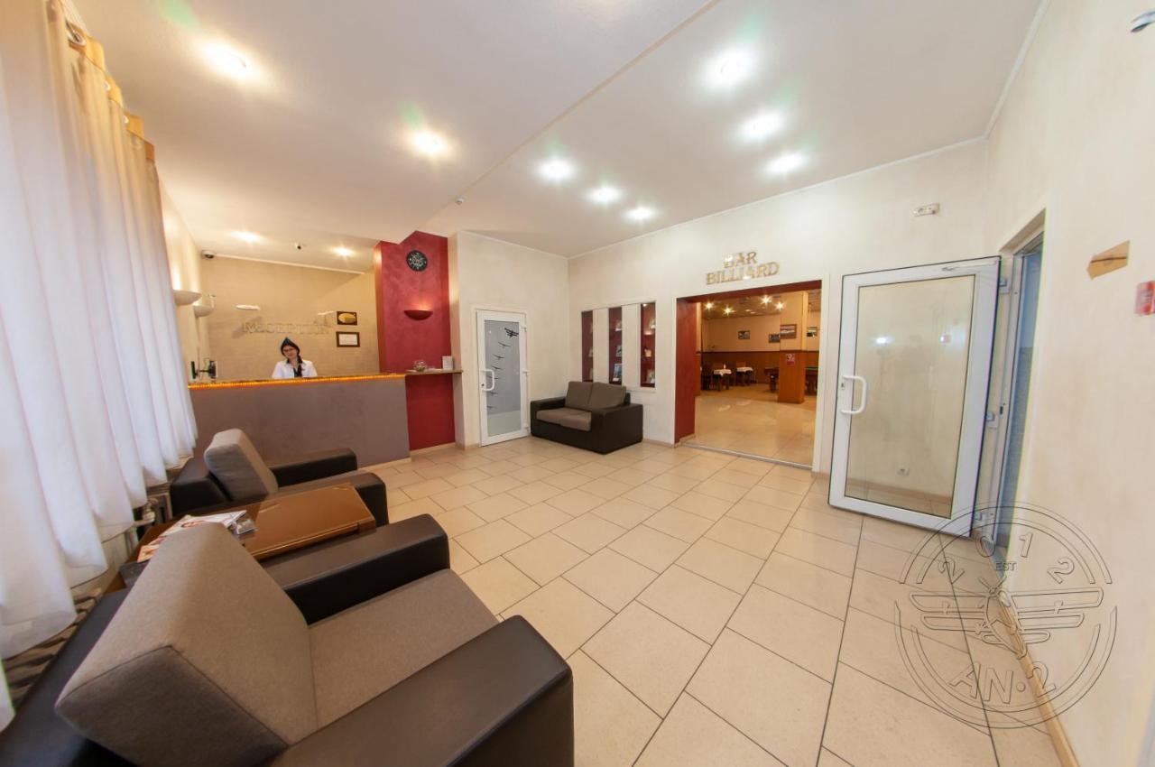 Antwo-Hotel Харков Екстериор снимка